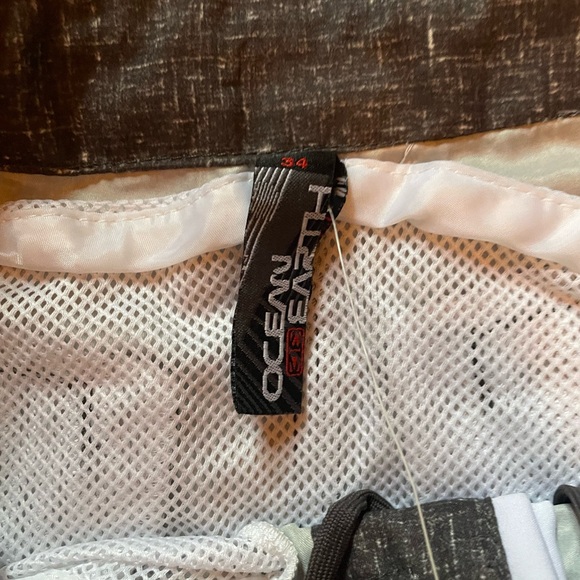 Ocean & Earth Hybrid Shore 2 Street Walkshort - Picture 3 of 4